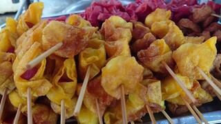 Streetfood Fried Meatball กินลูกชิ้นทอด ไส้กรอกแดงทอดหน้าโรงเรียน อร่อยแซ่บเวอร์กับน้ำจิ้มซีฟู้ด