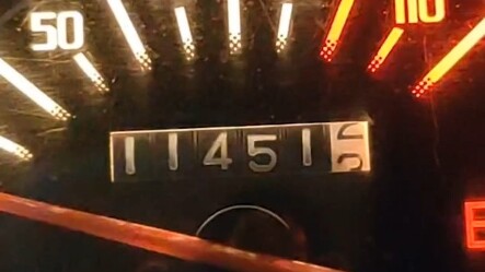 Saat odometer hampir mencapai angka itu