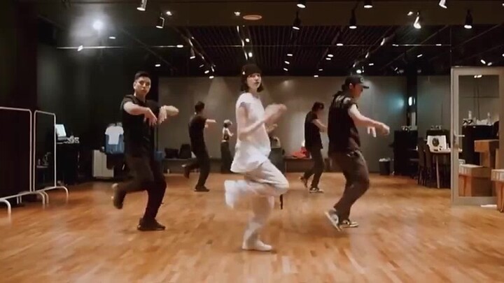 ลิซ่าดูเป็นวัยรุ่นสุดๆ