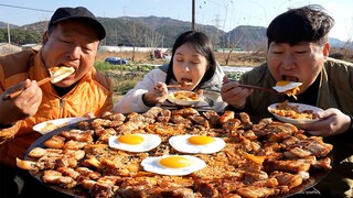 겉바속촉! 두툼한 솥뚜껑삼겹살에 김치볶음밥까지! (Samgyeopsal & Kimchi Fried Rice) 요리&먹방!! - Mukbang eating show