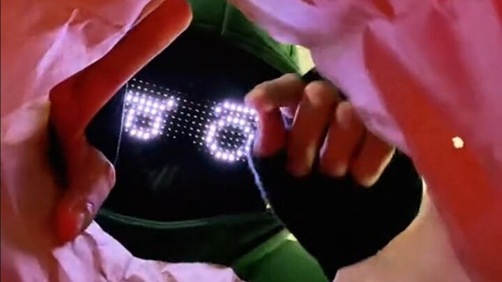 When the merchant gave a few extra pieces of fried chicken...