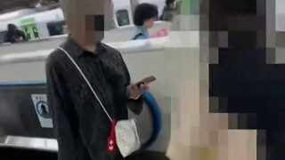 Ketika orang Jepang melihat orang idiot, mereka berpura-pura tidak melihatnya.