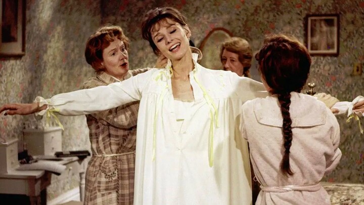 Karya klasik Hepburn: Perjalanan Gadis “Ndeso” Menuju Dewi, Meraih Piala Oscar!