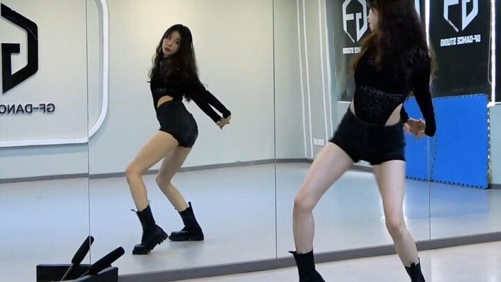 Chỉ nhảy thôi! Không chọc ngoáy!