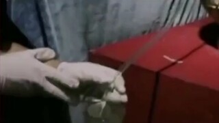 《امرأة     ماء خمر》