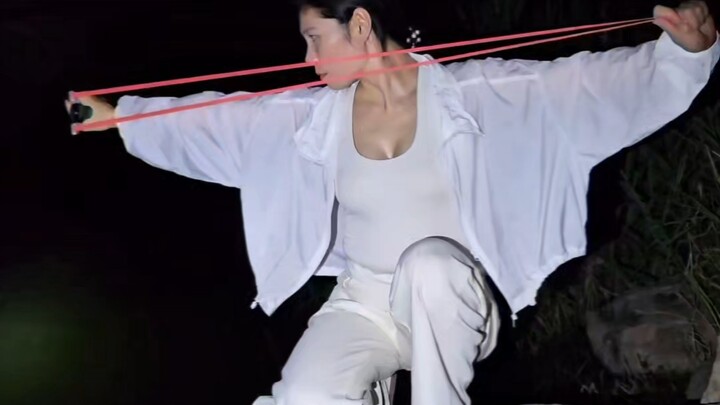 Hai phút bùng nổ siêu đã