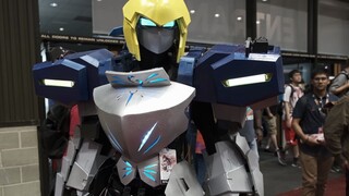 Cool robot cosplay