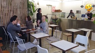 Không nhịn nổi cười 😂