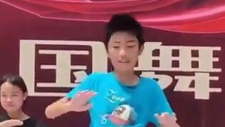 Liuzhou boy shines confidently in an international metropolis👍