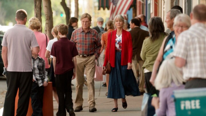 An 80-year-old grandfather falls in love with his female neighbor and spends every night at her plac