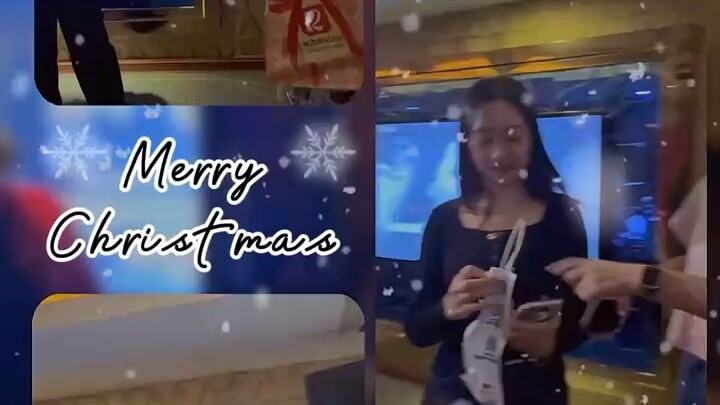 世上每个人都有自己的发展时区有些人看似走在前面也有人看似走在你的后面但其实每个人都有自己的时区有自己的步程不用羡慕或嘲笑他们他们都在自己的时区里，你也是你没有落后你也没有领先在命运为