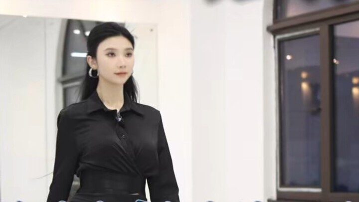 When walking, do not twist your hips, but lift them