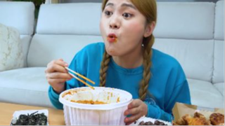 MUKBANG mì Tteokbokki và ĂN GÀ cay#amthuc #monngon