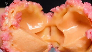 คุณเคยกินโมจิไส้ไหลรสซากุระสตรอว์เบอร์รีหรือยัง? กรอบนุ่ม อร่อยมาก