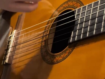 “Panduan Lengkap dan Sederhana untuk Membongkar Gitar”