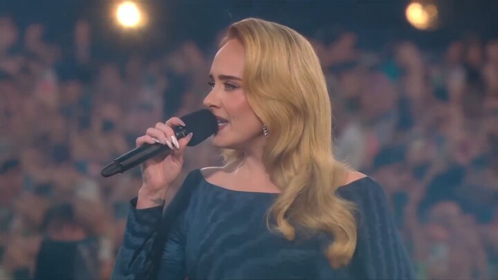 Adele - Hello (Munich Messe)