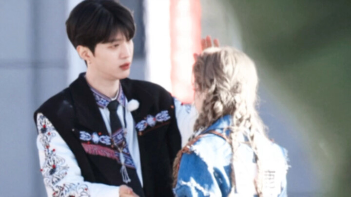 ที่แท้แล้วในมุมที่เราไม่เห็น เขากลายเป็นเพื่อนเจ้าบ่าว แต่ก็ยังห้ามใจไม่ให้ไปหาเธอไม่ได้เลย