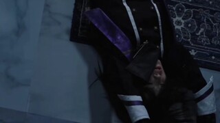 Glass Tower - ถุงยัดไส้ที่กลิ้งบนพื้น
