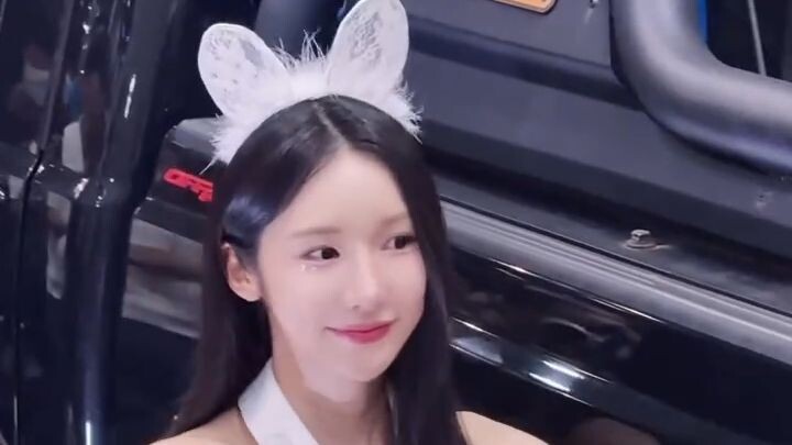 Gaya Simple Tapi Efeknya Nggak Simple 😳💋