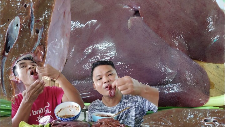 กินตับหมูดิบตับวัวดิบๆสดๆ