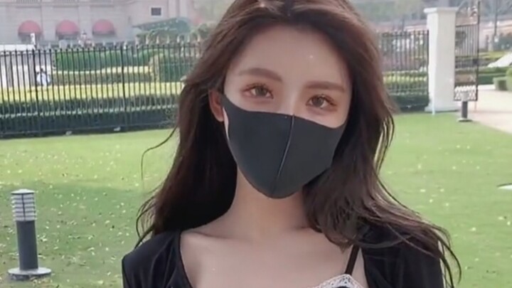 Sekilas pandang ini, kembali menghadirkan kebahagiaan selama bertahun-tahun