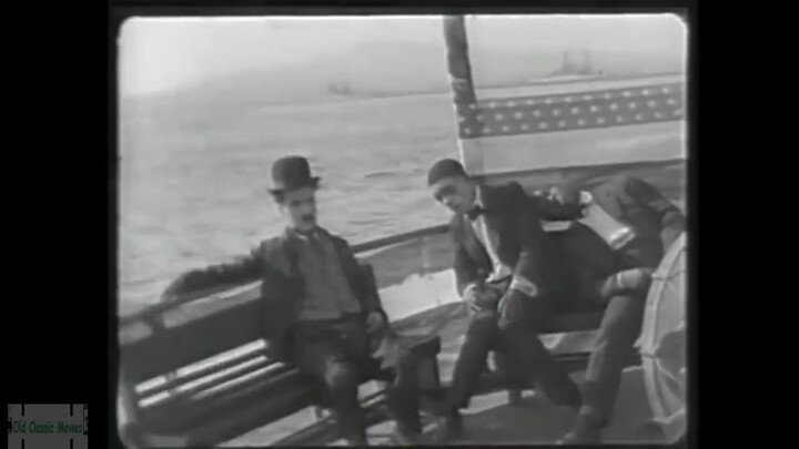 Charlie Chaplin - A Day's Pleasure.
