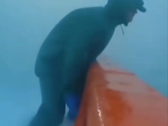 Menjaga keseimbangan adalah pelajaran wajib bagi mereka.