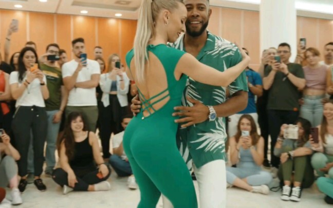 ความงามที่เหนือระดับ Bachata★Ronald y Alba●Fever Bachata World Congress 20232023