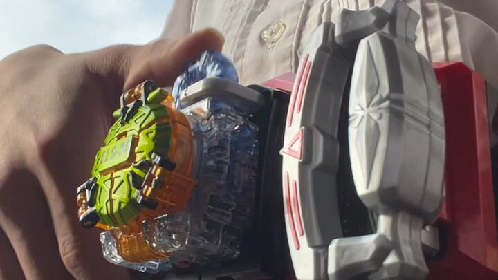 มาสัมผัสความรู้สึกของการกดขี่ของผู้กำกับกันเถอะ เนื่องจากรายได้ที่จำกัด ฉันจึงทำได้แค่ดับความกระหายด