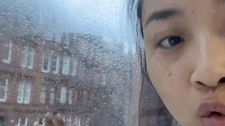 โรงเรียนในสหราชอาณาจักรปิดเรียน คำเตือนภัยระดับหายนะทำให้เสียงแจ้งเตือนมือถือดังระงม! พาทุกคนไปดูพาย