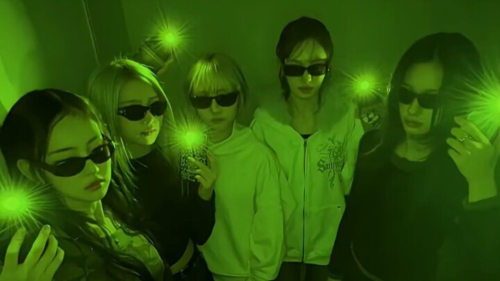 KiiiKiii's title track "404 (New Era)" is insanely cool Cha🔥