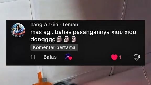 Dibalik Lollipop-nya, Ada Tragedi Berdarah? Fakta He Cai Tou! 🍭💥