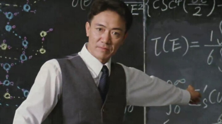 “อย่างพี่หลี่ของเราเนี่ย เมื่อก่อนจบจากเอ็มไอทีมาเลยนะ ถือว่าเป็นคนเก่งระดับหัวกะทิเลย”