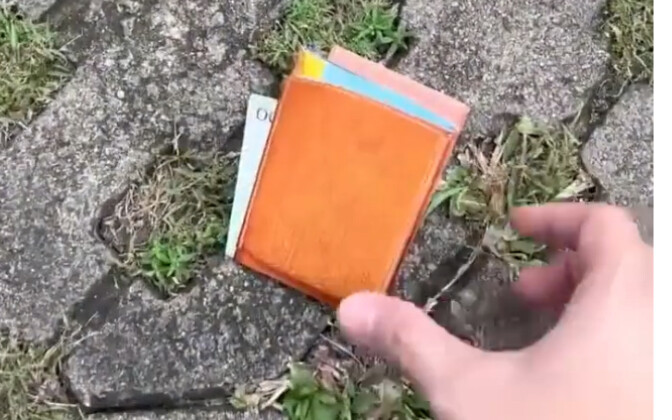 Tricky wallet