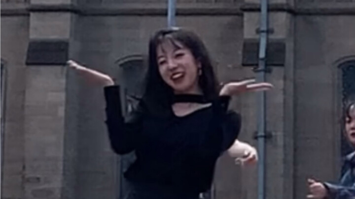 220924 Dangkal juga Song Yuqi di Manchester City