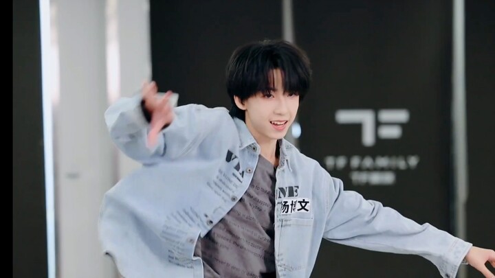 【Yang Bowen】Tarian penilaian bulan Oktober Yang Bowen “GGUM”