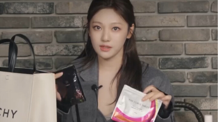 ไดอารี่เปิดกระเป๋าของหนิงอี้จั๋ว | พกสิ่งเหล่านี้ติดตัวมาด้วยเหรอ?