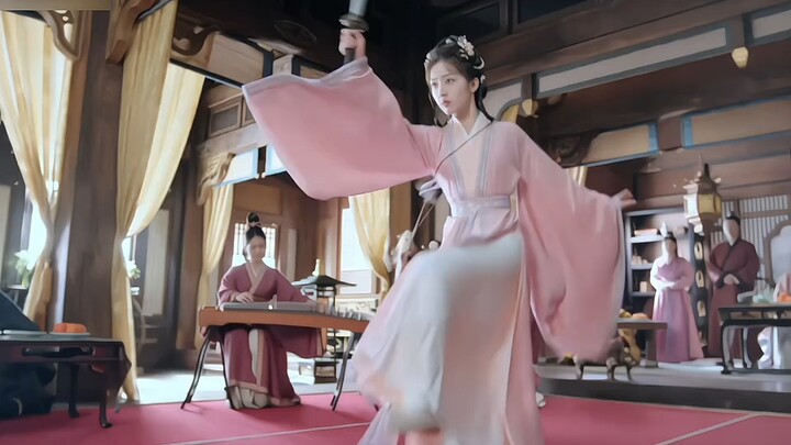 Hoa hồng được nuôi nấng bên mình, dĩ nhiên có vài phần giống tôi.