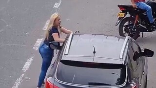 The woman angrily caught the man cheating on her and had sex in the car, but the ending left me conf
