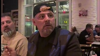 Netizens asked the waiter to play a prank on the uncle and take away his plate while he was eating. 
