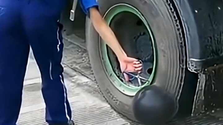 Sagawa mulai menghidupkan suasana