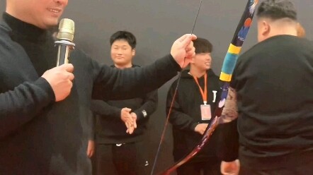 挑战拉开100磅的弓