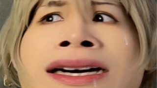 Hù tôi đến mức cằm đôi cũng xuất hiện luôn rồi.