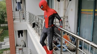 Apa yang terjadi jika Anda terlihat cosplay menjadi Spider-Man di sekolah?