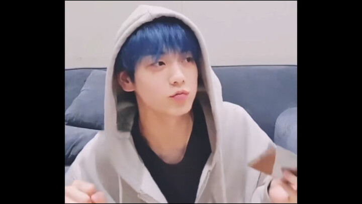 [BTS TXT] Soobin Wacthes the Comeback MV of BTS on Its Release Day