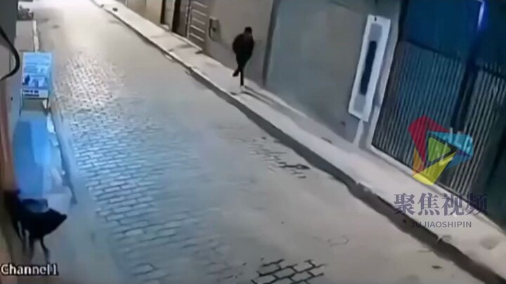 This kick literally kicks out an entire midsummer!