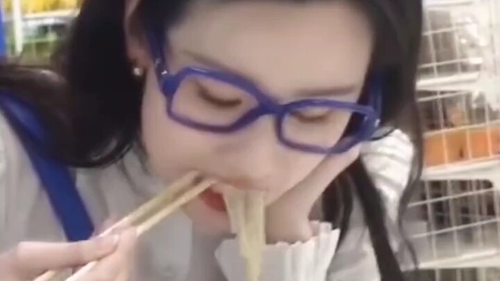 【Trần Đô Linh】Thử thách độ cay của Trùng Khánh - Phần 1-2