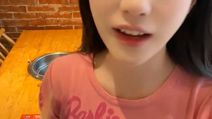 นี่คือการสั่งอาหารให้กันและกันใช่ไหม?