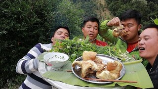 AE Làm Món Tai Lợn Chiên Dầu | Hoa Ban Tây Bắc