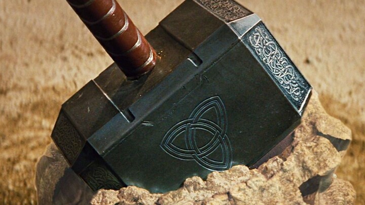 This hammer weighs 400 million tons—lift it, and you’ll become a god! “Thor: The Dark World”